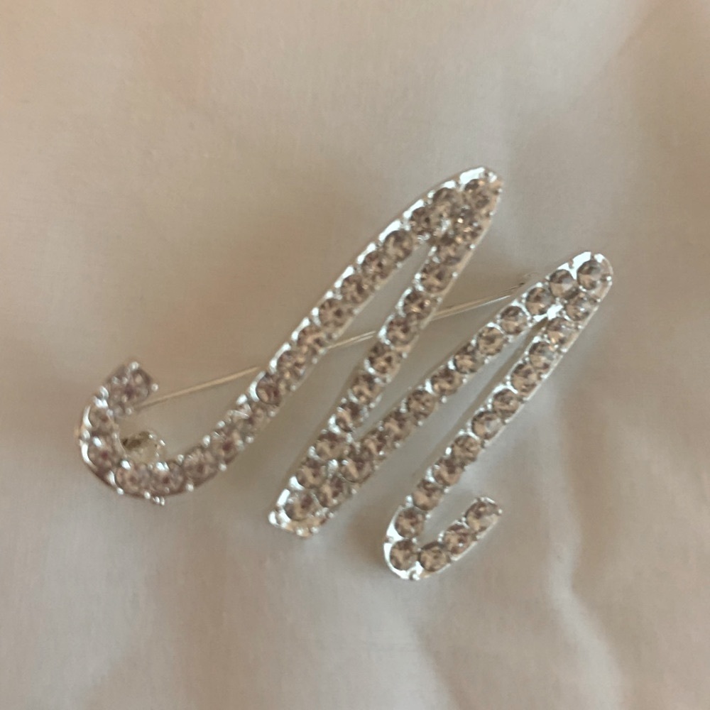 M crystal initial pin/brooch - Picture 4 of 4